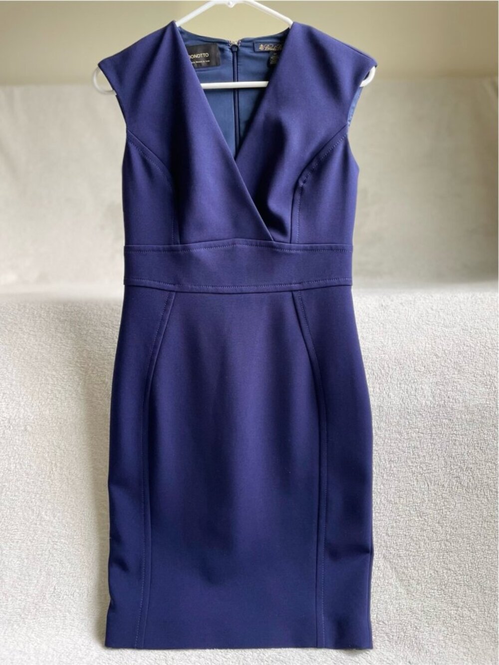 Brooks Brothers Bonotto Italian Fabric Navy V-Neck Sheath Dress Work 4P
